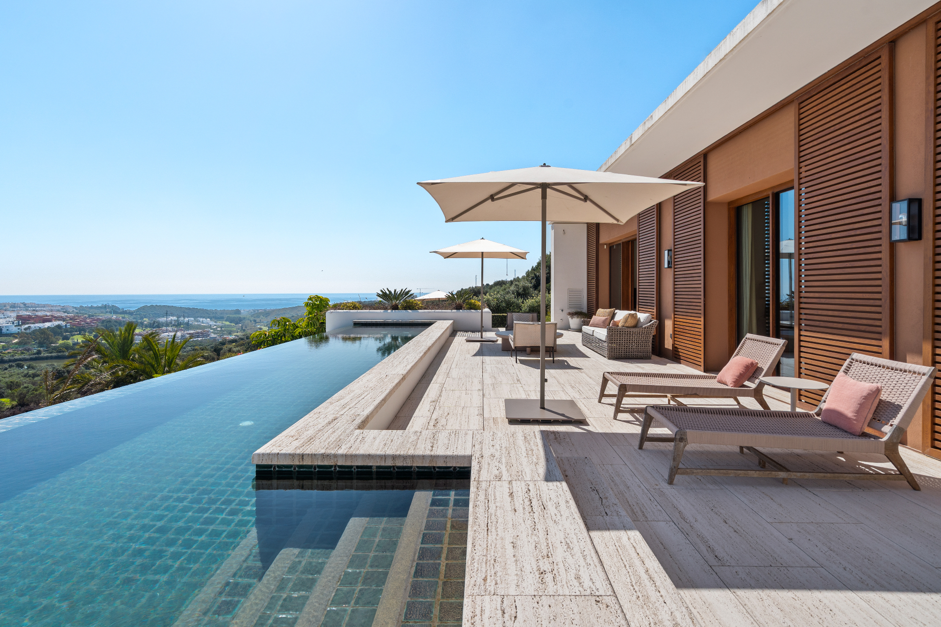 Luxury Costa del Sol villa with infinity pool, terrace and panoramic sea view